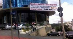 Comerciante "passa o ponto" e culpa presidente Dilma pela crise