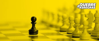 Me orgulho de ser corretor de imóveis, o peão do jogo de xadrez imobiliário.