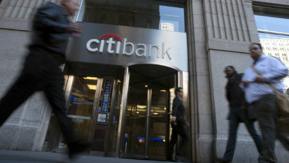 Como 37 bancos se tornaram 4 em 20 anos