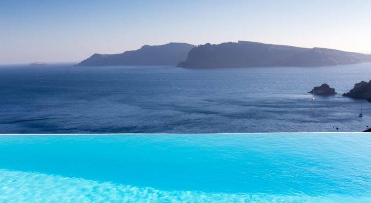 Afinal, como são construídas as piscinas de borda infinita